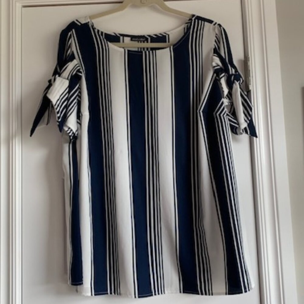 Roz and Ali Navy Blue/White Shirt, 2X